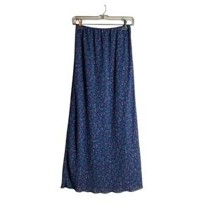 Wild fable floral mesh slip skirt.‎ Size small